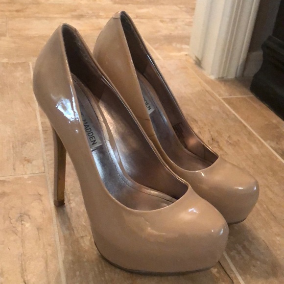 Steve Madden Shoes - Nude Steve Madden Pumps